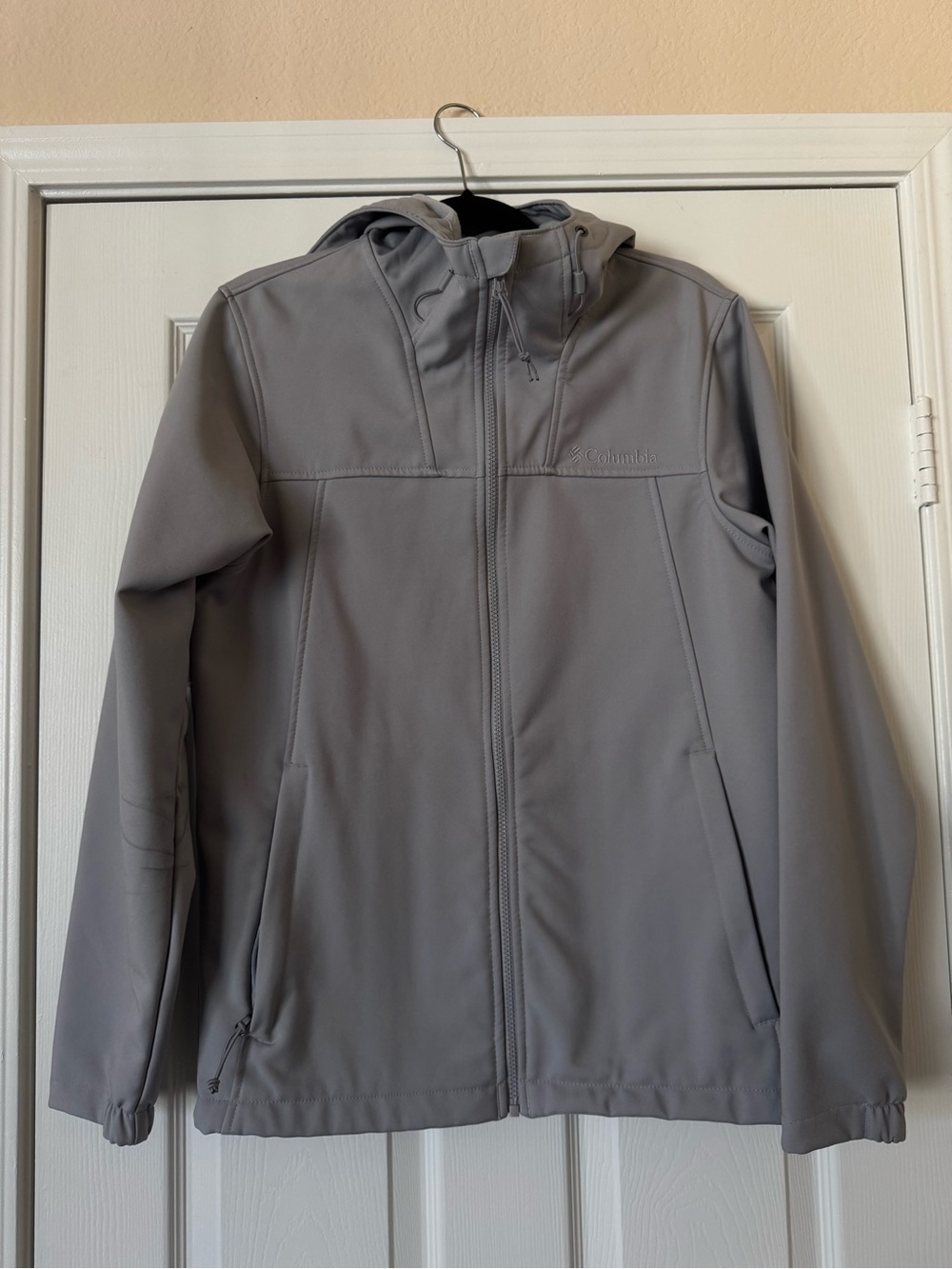 Columbia Men's Light Gray Hooded Softshell Jacket